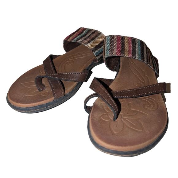 Boc Born Sandals Women's Slip-On Toe Ring Brown Striped Fabric Size 9 Beach - Picture 1 of 6